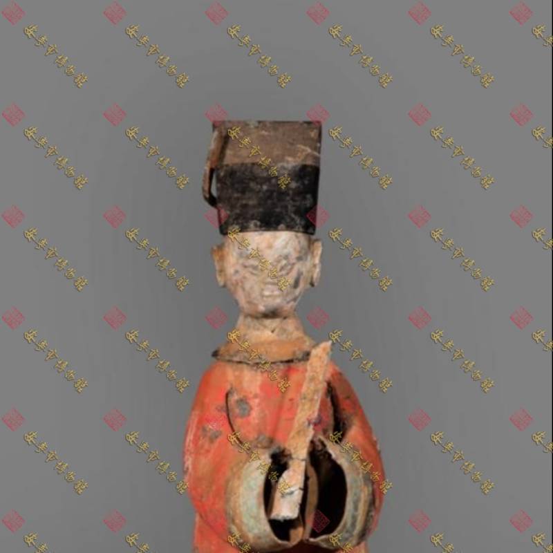 明代松花阁后山出土锡男俑